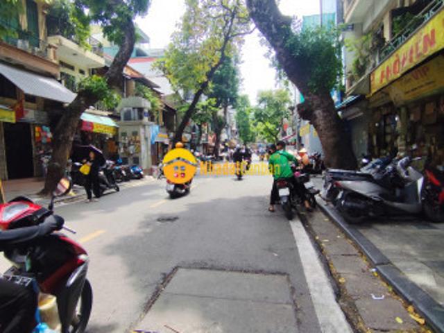 Nhà mặt phố bán