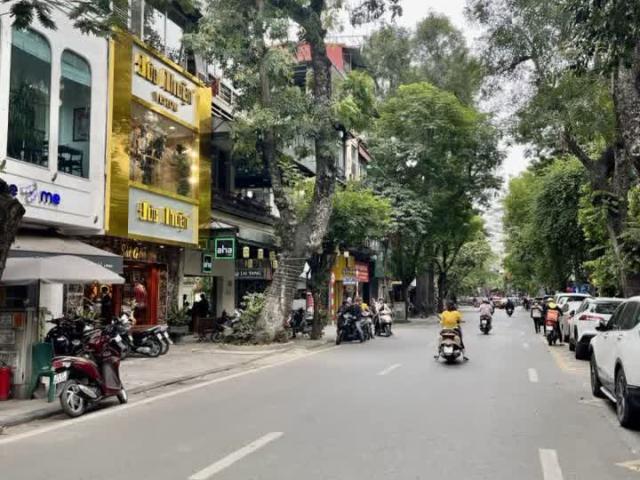 Nhà mặt phố bán tại Hoàn Kiếm, Hà Nội