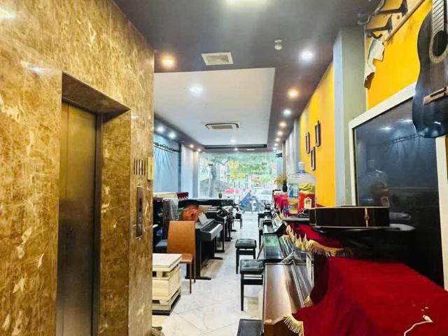 Nhà mặt phố bán tại Hoàn Kiếm, Hà Nội