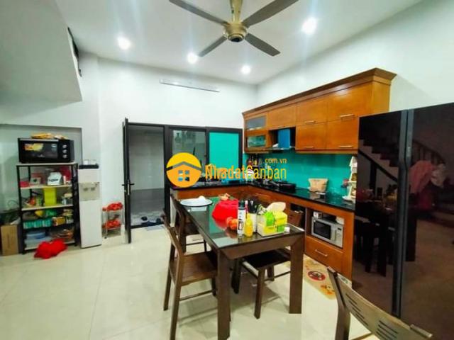 Nhà mặt phố bán