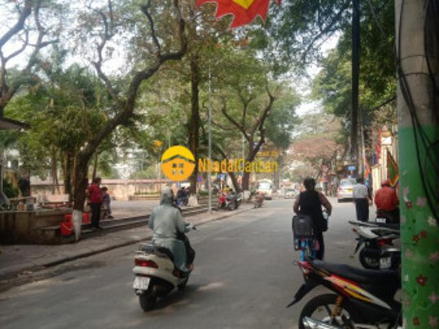 Nhà mặt phố bán