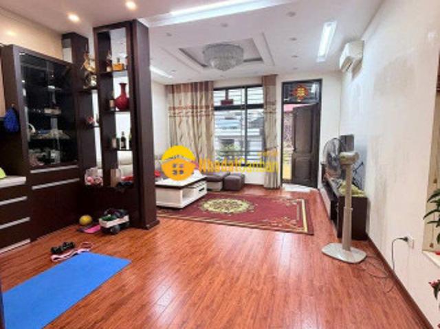 Nhà mặt phố bán