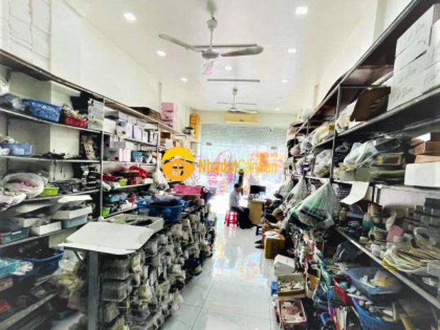 Nhà mặt phố bán