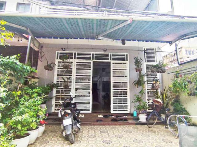 Nhà mặt phố bán