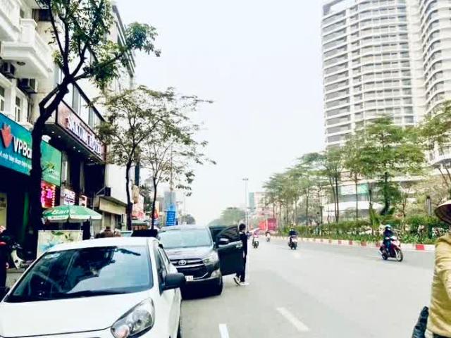 Nhà mặt phố bán tại Hoàn Kiếm, Hà Nội