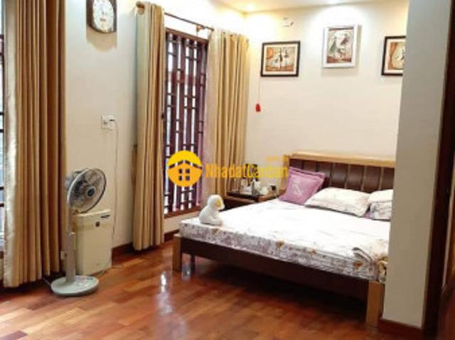 Nhà mặt phố bán