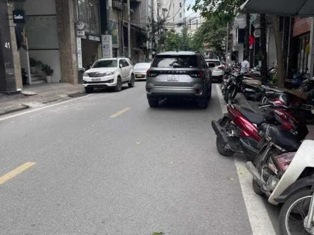 Nhà mặt phố bán tại Hoàn Kiếm, Hà Nội