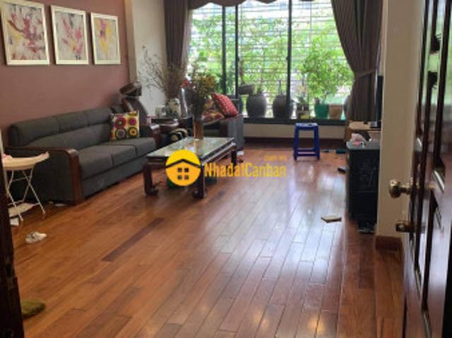Nhà mặt phố bán