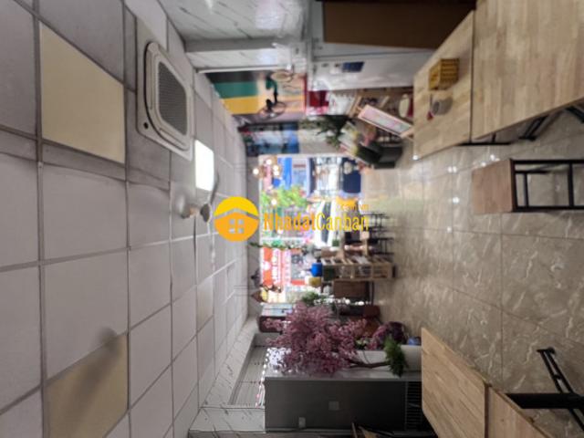 Nhà mặt phố bán