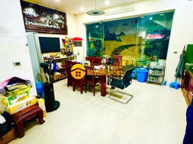 Nhà mặt phố bán