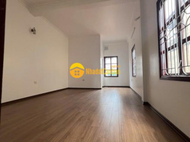 Nhà mặt phố bán