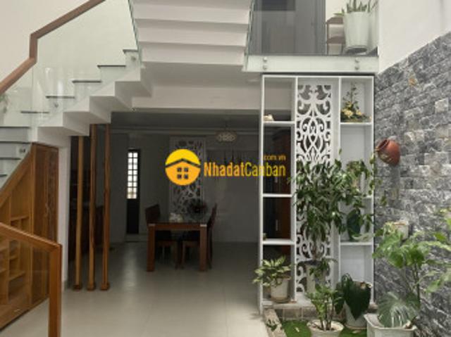 Nhà mặt phố bán