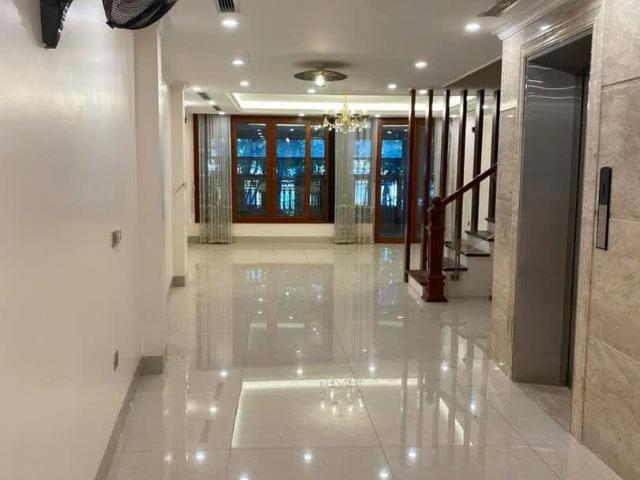 Nhà mặt phố bán tại Hoàn Kiếm, Hà Nội