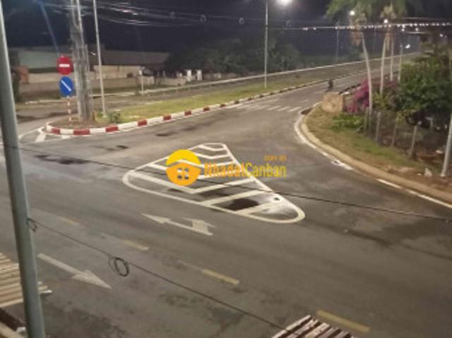 Nhà mặt phố bán