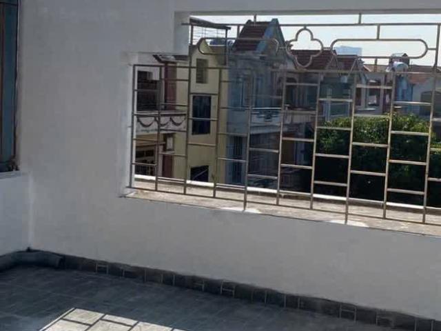 Nhà mặt phố bán
