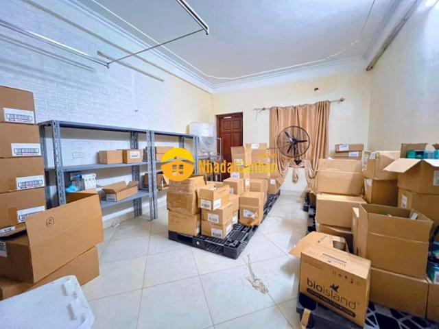 Nhà mặt phố bán