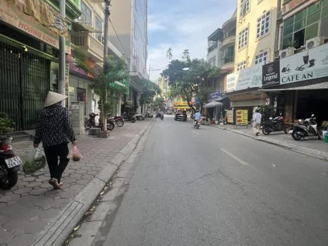 Nhà mặt phố bán tại Hoàn Kiếm, Hà Nội