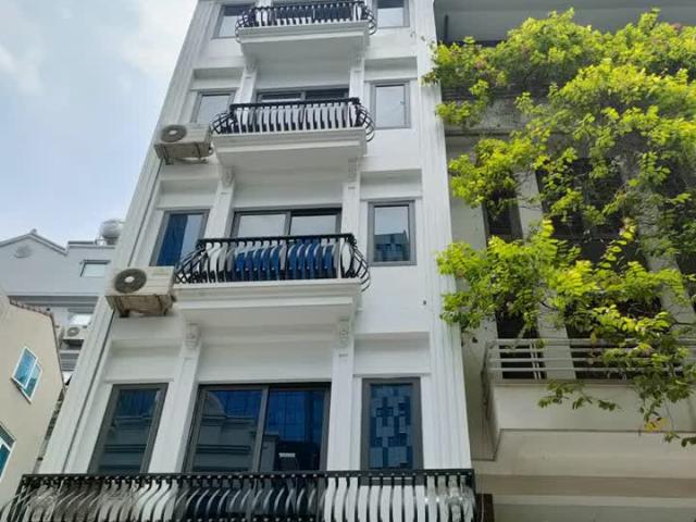 Nhà mặt phố bán tại Hoàn Kiếm, Hà Nội