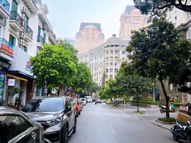 Nhà mặt phố bán tại Hoàn Kiếm, Hà Nội