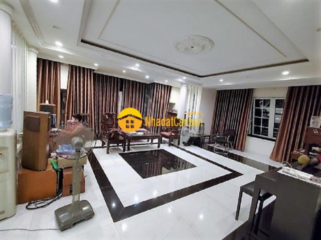 Nhà mặt phố bán