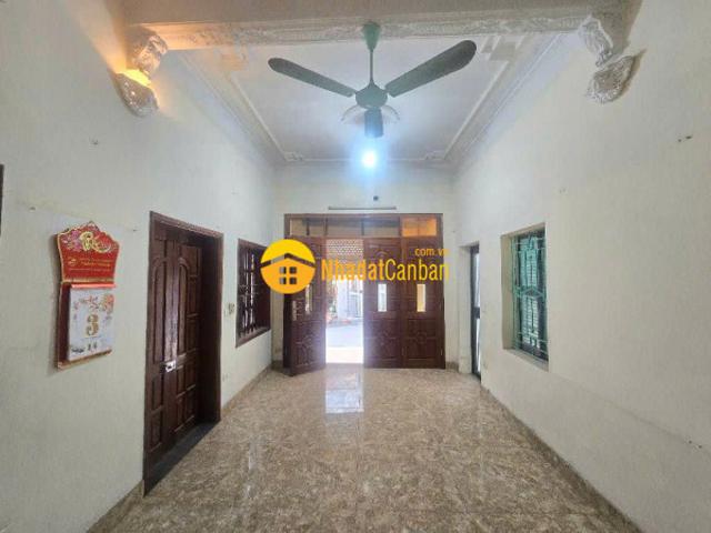 Nhà mặt phố bán