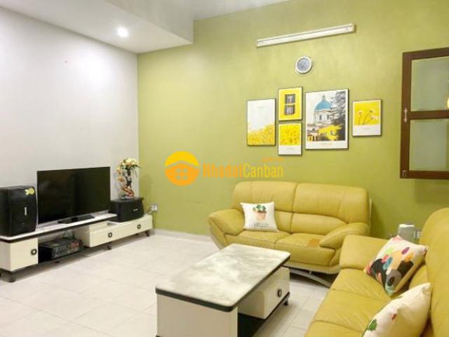Nhà mặt phố bán