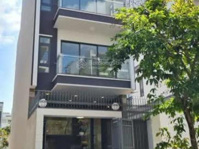 Nhà bán tại Khuôn viên UBND Thành phố Hồ Chí Minh, Thành phố Hồ Chí Minh