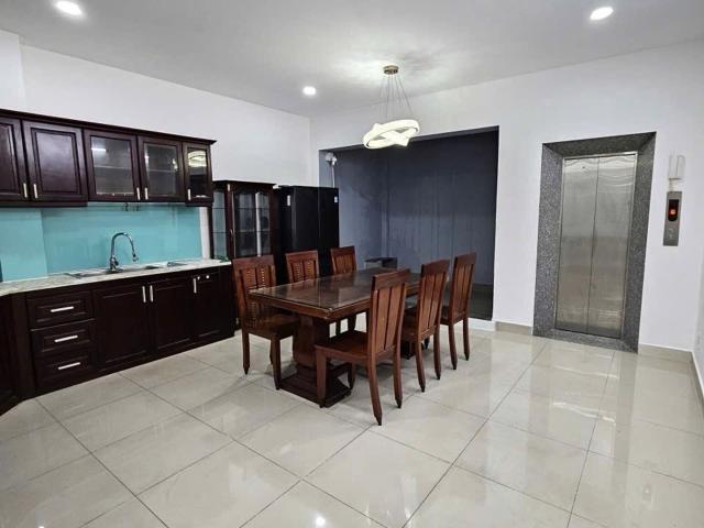 Nhà mặt phố bán