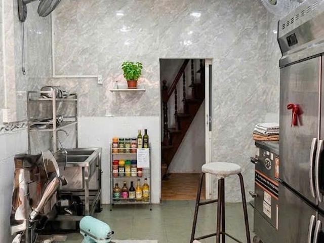 Nhà mặt phố bán