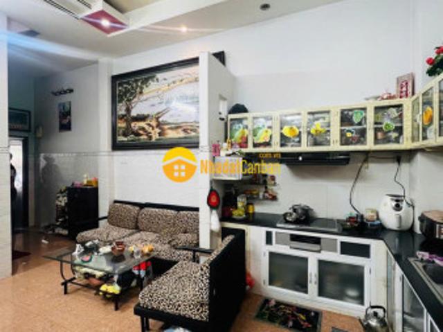 Nhà mặt phố bán