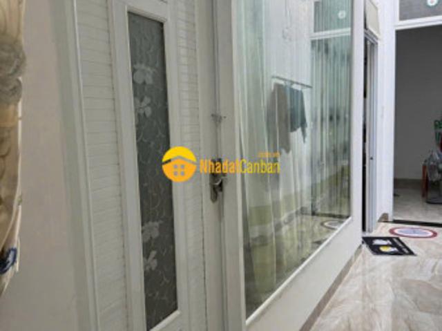 Nhà mặt phố bán