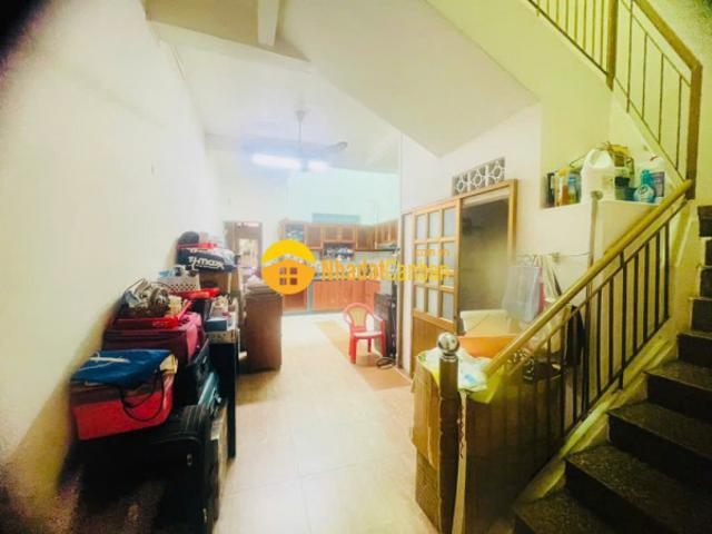 Nhà mặt phố bán