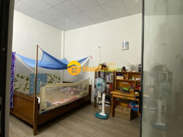 Nhà mặt phố bán