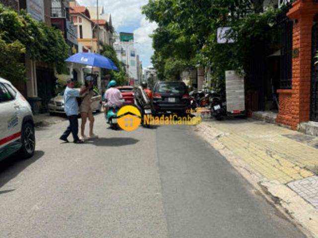 Nhà mặt phố bán