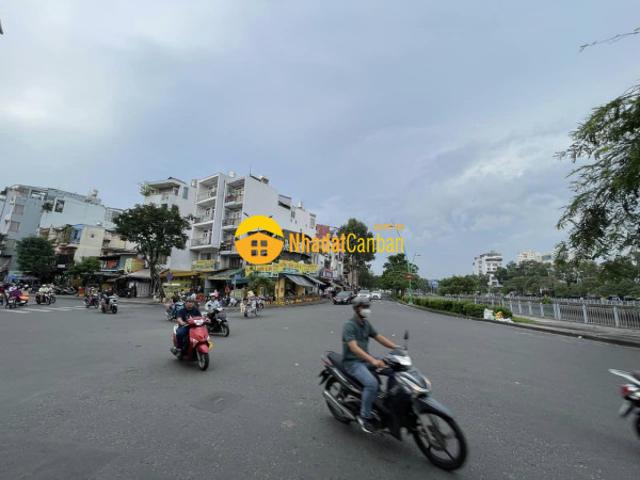 Nhà mặt phố bán