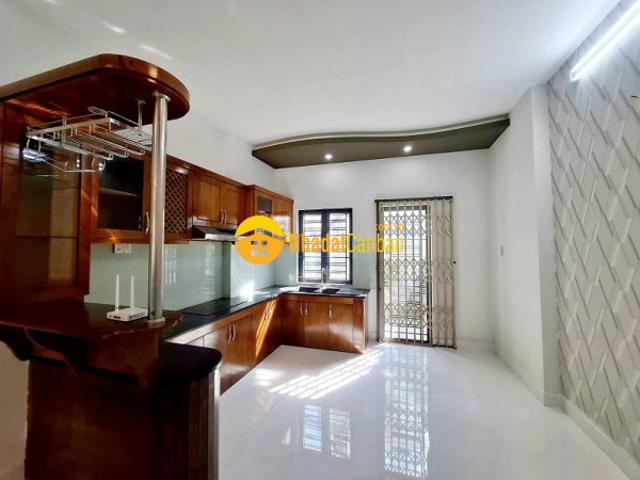 Nhà mặt phố bán