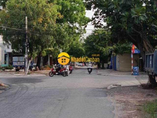 Nhà mặt phố bán