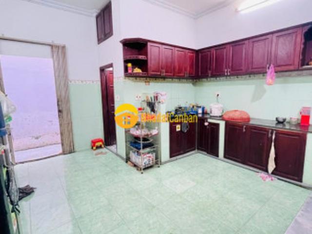 Nhà mặt phố bán
