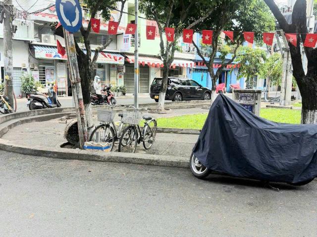 Nhà mặt phố bán