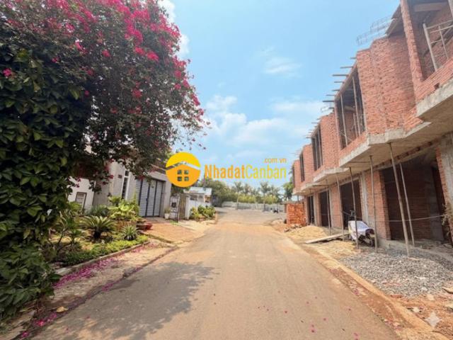 Nhà mặt phố bán