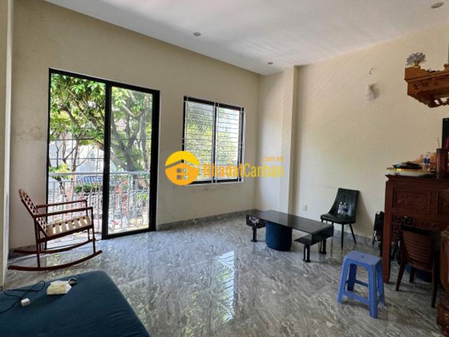 Nhà mặt phố bán