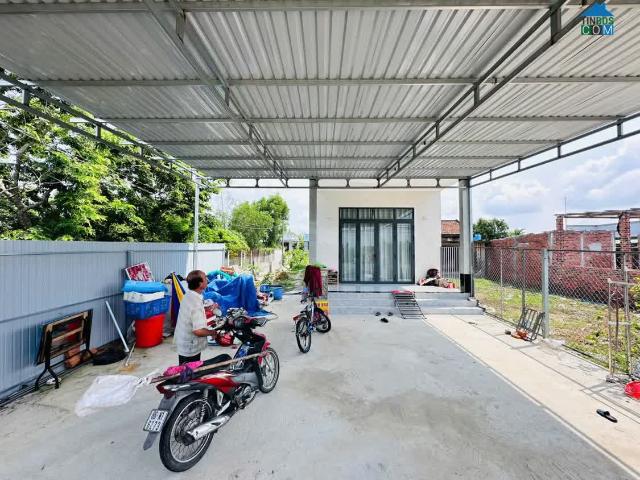 Nhà mặt phố bán