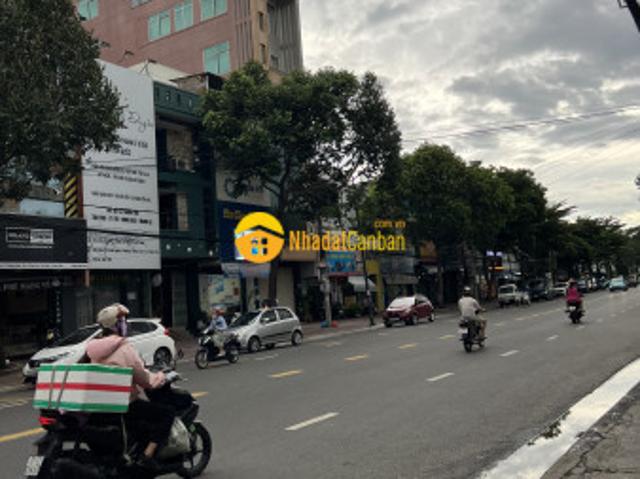 Nhà mặt phố bán