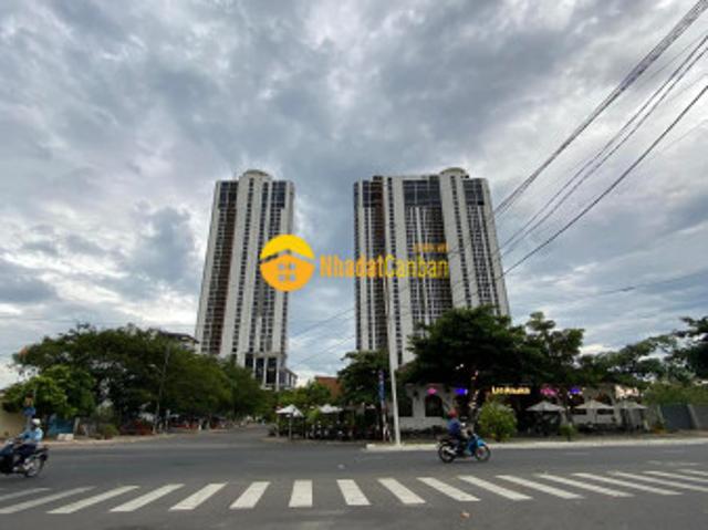 Nhà mặt phố bán