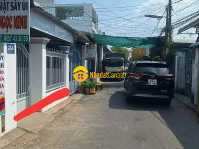 Nhà mặt phố bán