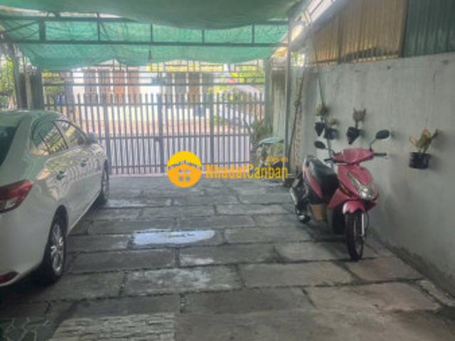 Nhà mặt phố bán