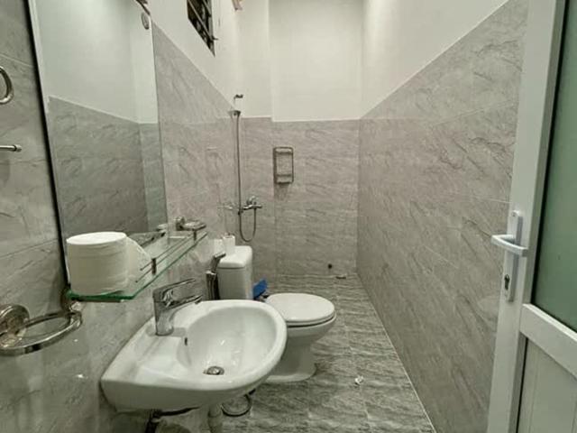 Nhà mặt phố bán