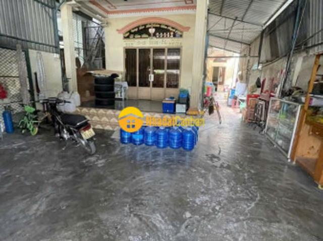 Nhà mặt phố bán