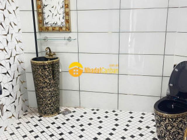 Nhà mặt phố bán