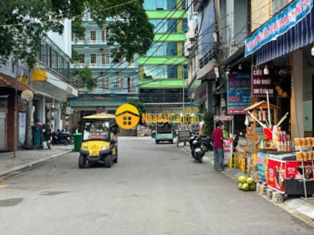 Nhà mặt phố bán